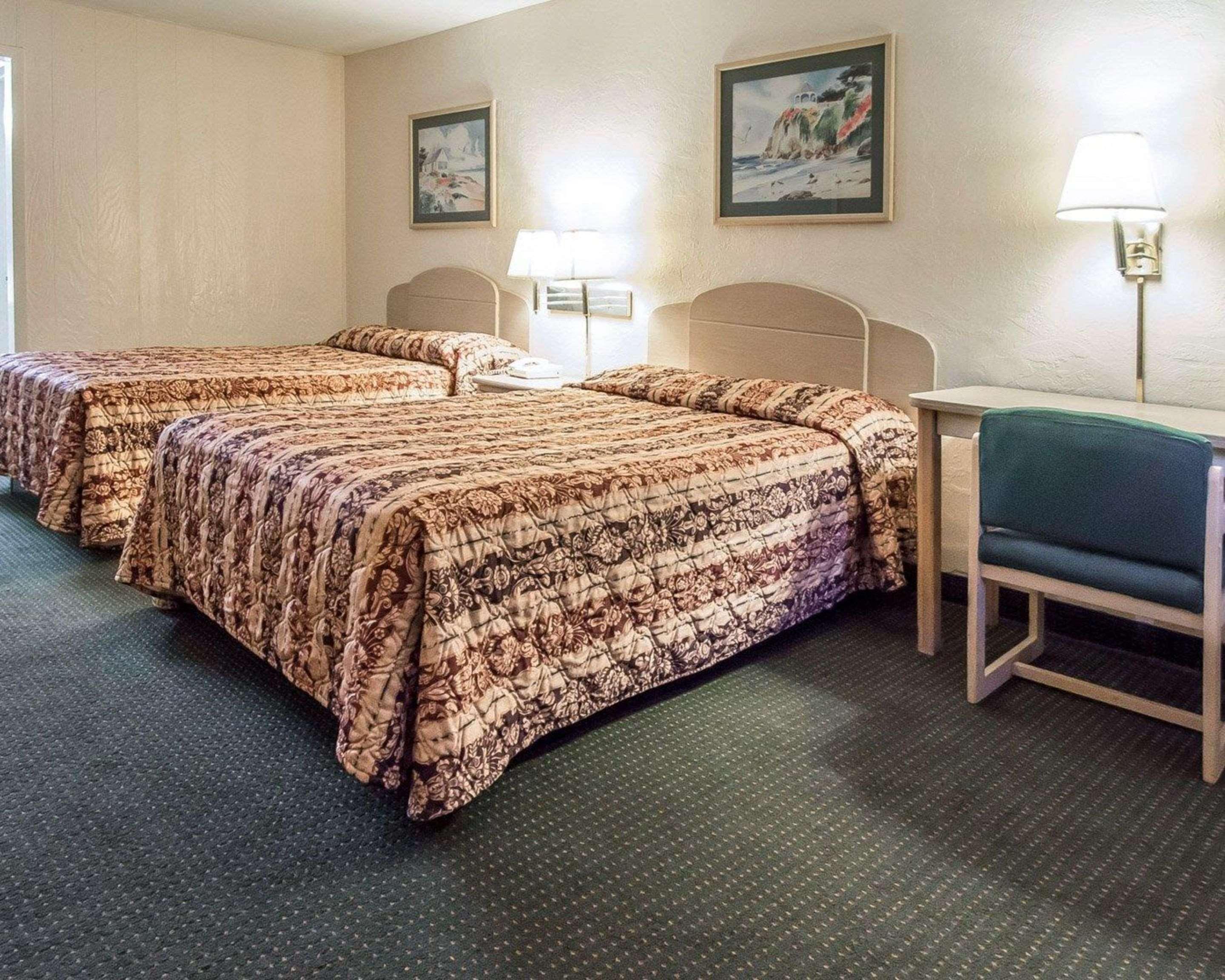 Rodeway Inn Gainesville - University Area Bagian luar foto