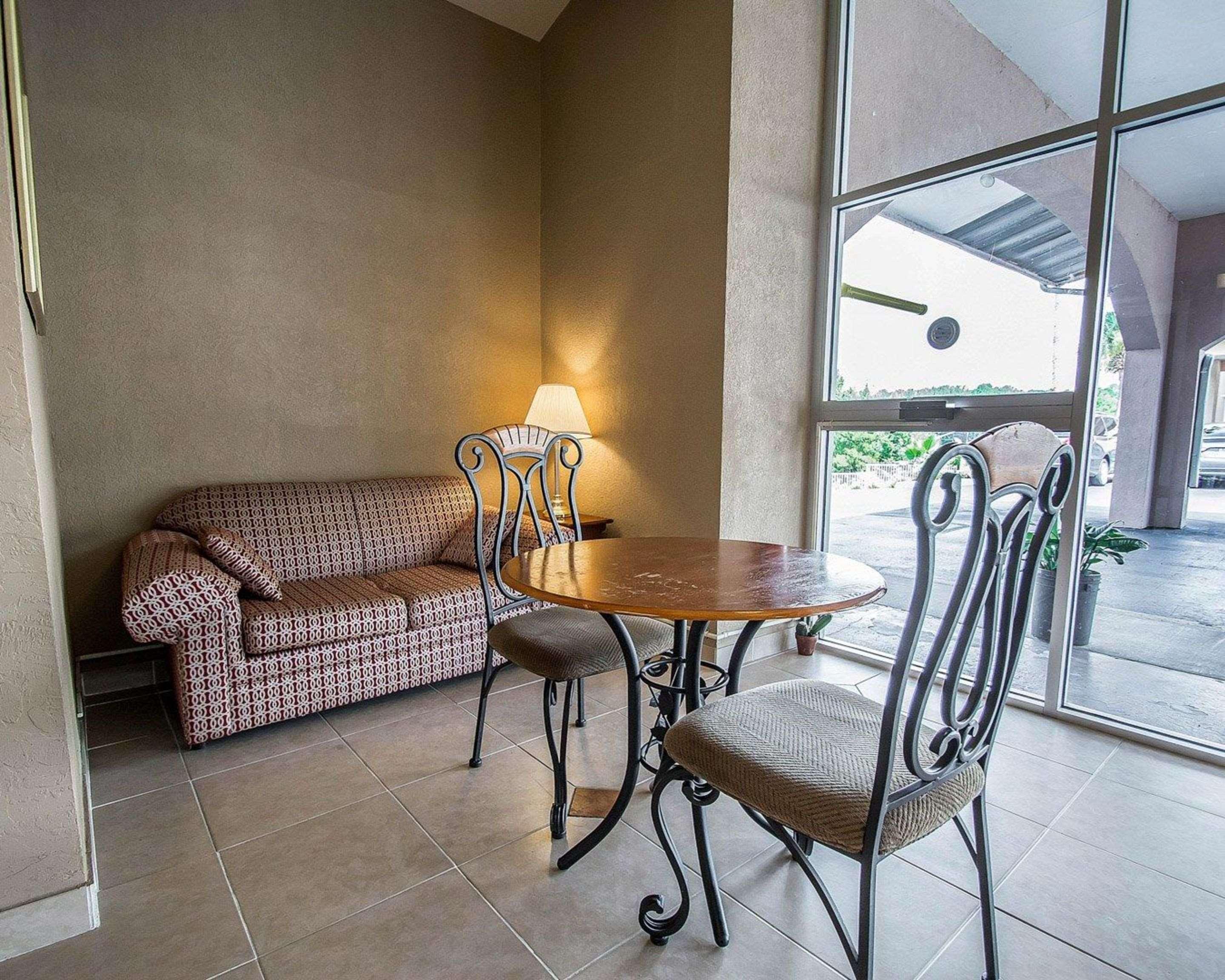 Rodeway Inn Gainesville - University Area Bagian luar foto