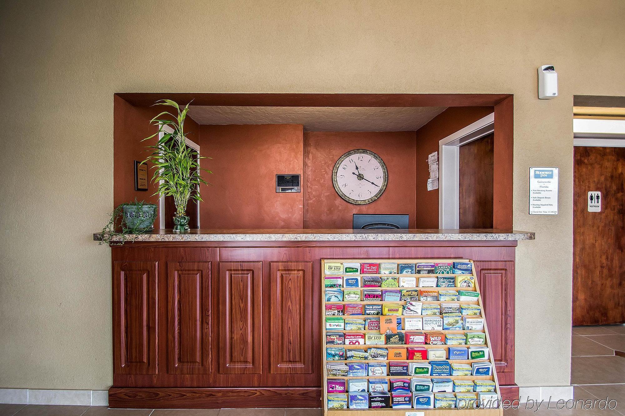 Rodeway Inn Gainesville - University Area Bagian luar foto