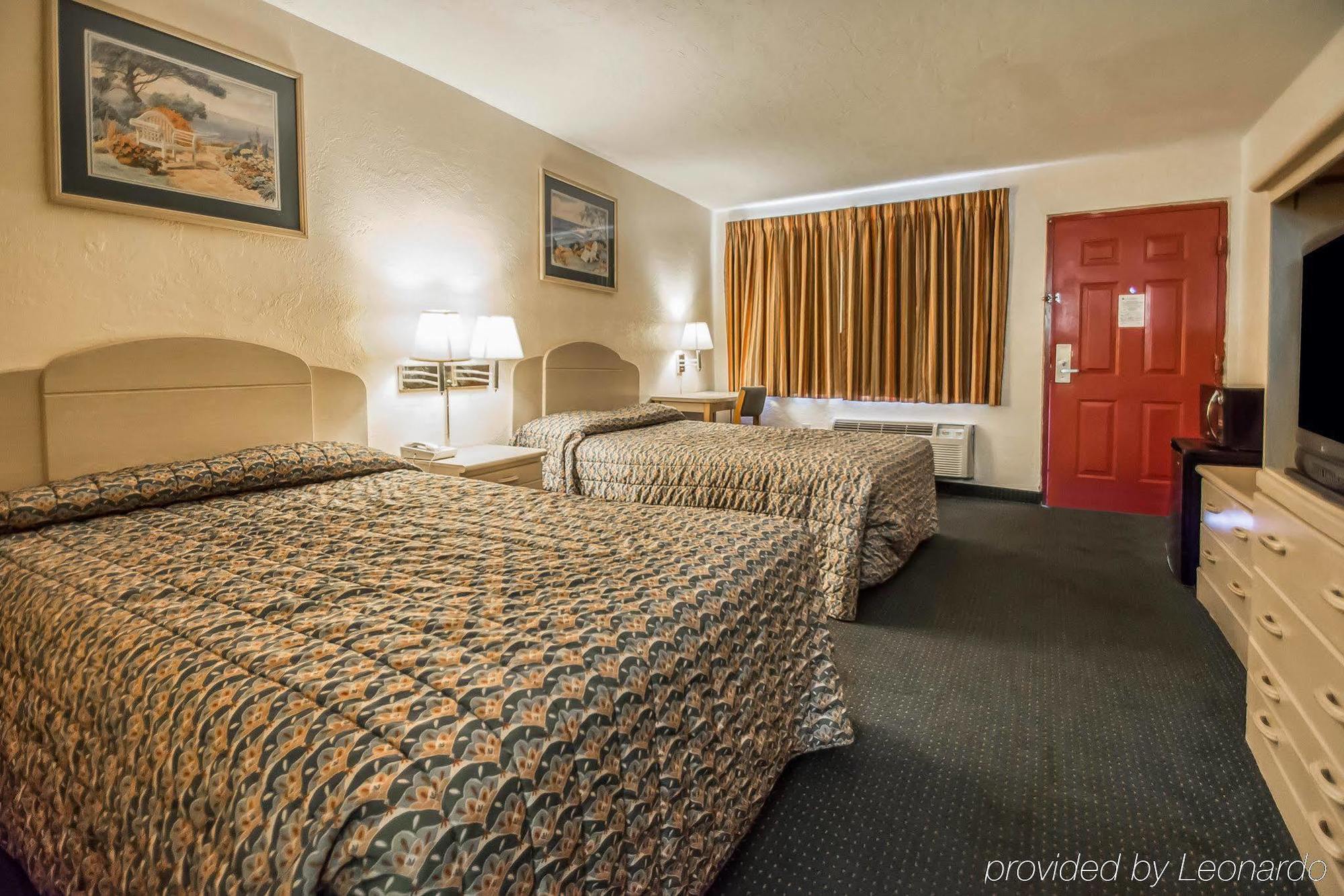 Rodeway Inn Gainesville - University Area Bagian luar foto